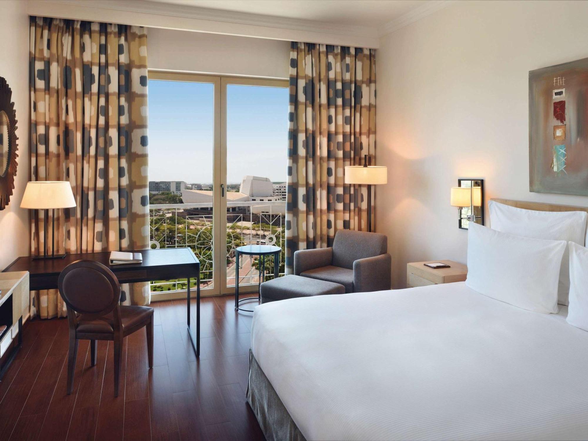 Moevenpick Ambassador Hotel Accra Ngoại thất bức ảnh