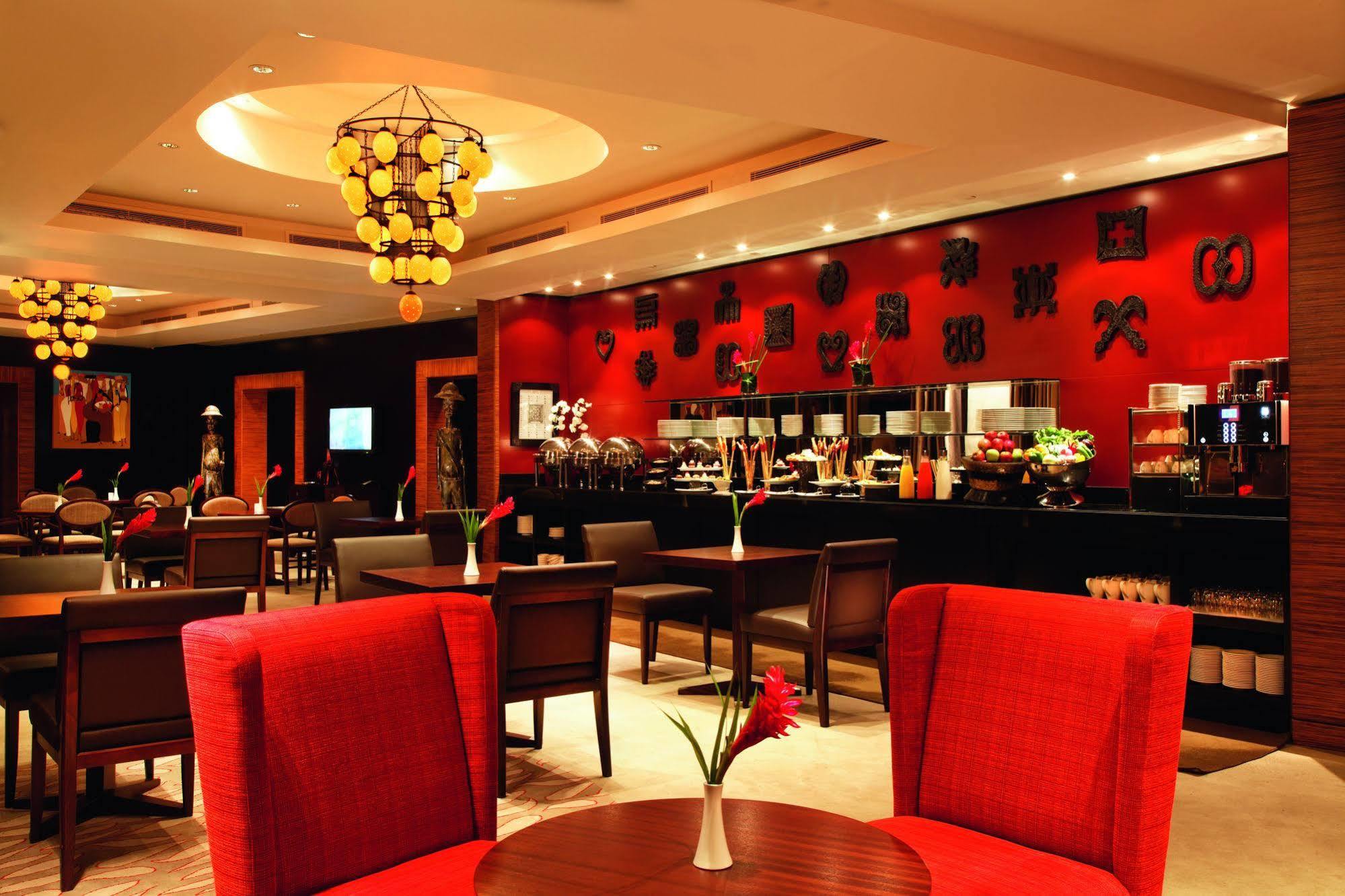 Moevenpick Ambassador Hotel Accra Ngoại thất bức ảnh
