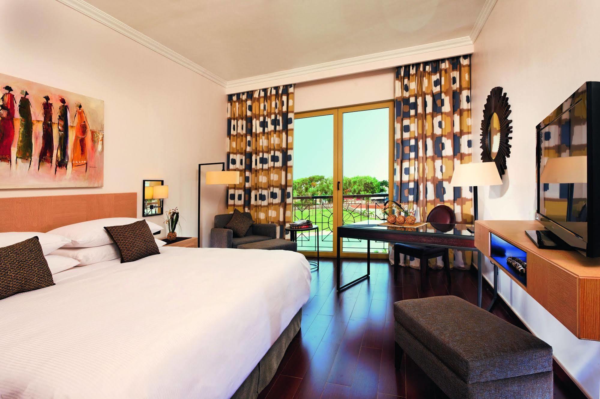 Moevenpick Ambassador Hotel Accra Ngoại thất bức ảnh