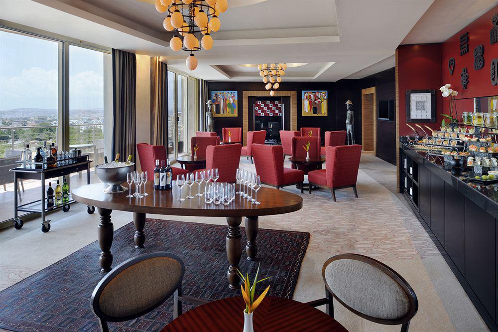 Moevenpick Ambassador Hotel Accra Ngoại thất bức ảnh